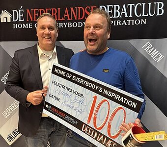 Lid Albert Both viert 100e deelname bij Dé Nederlandse Debatclub